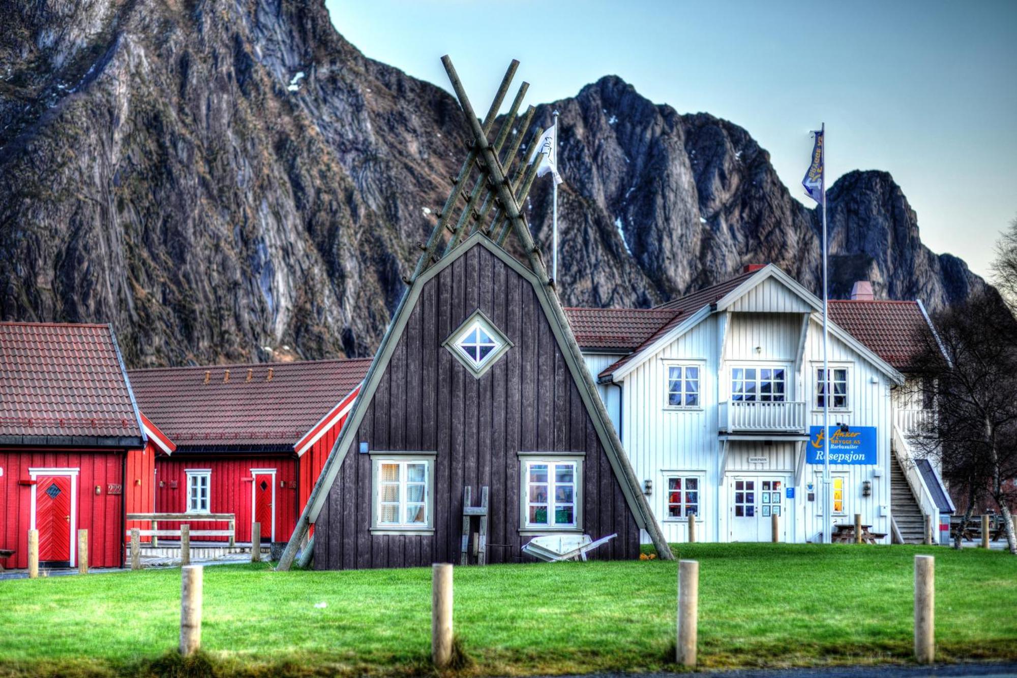 Отель Anker Brygge Свольвер Экстерьер фото View of the village of Reine