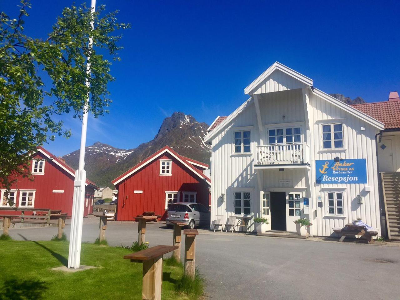Отель Anker Brygge Свольвер Экстерьер фото View of the village of Henningsvær