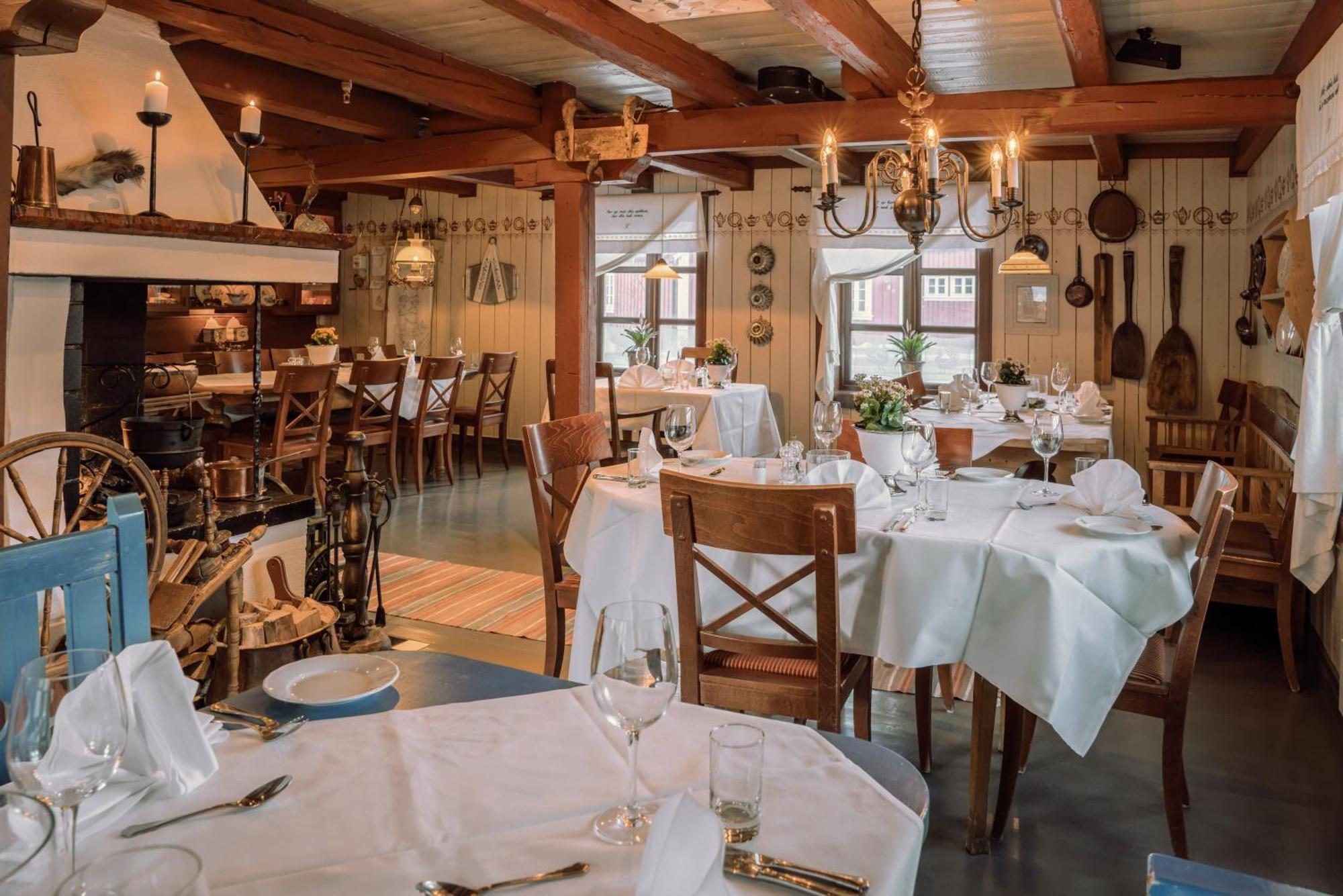Отель Anker Brygge Свольвер Экстерьер фото Restaurant in the hotel