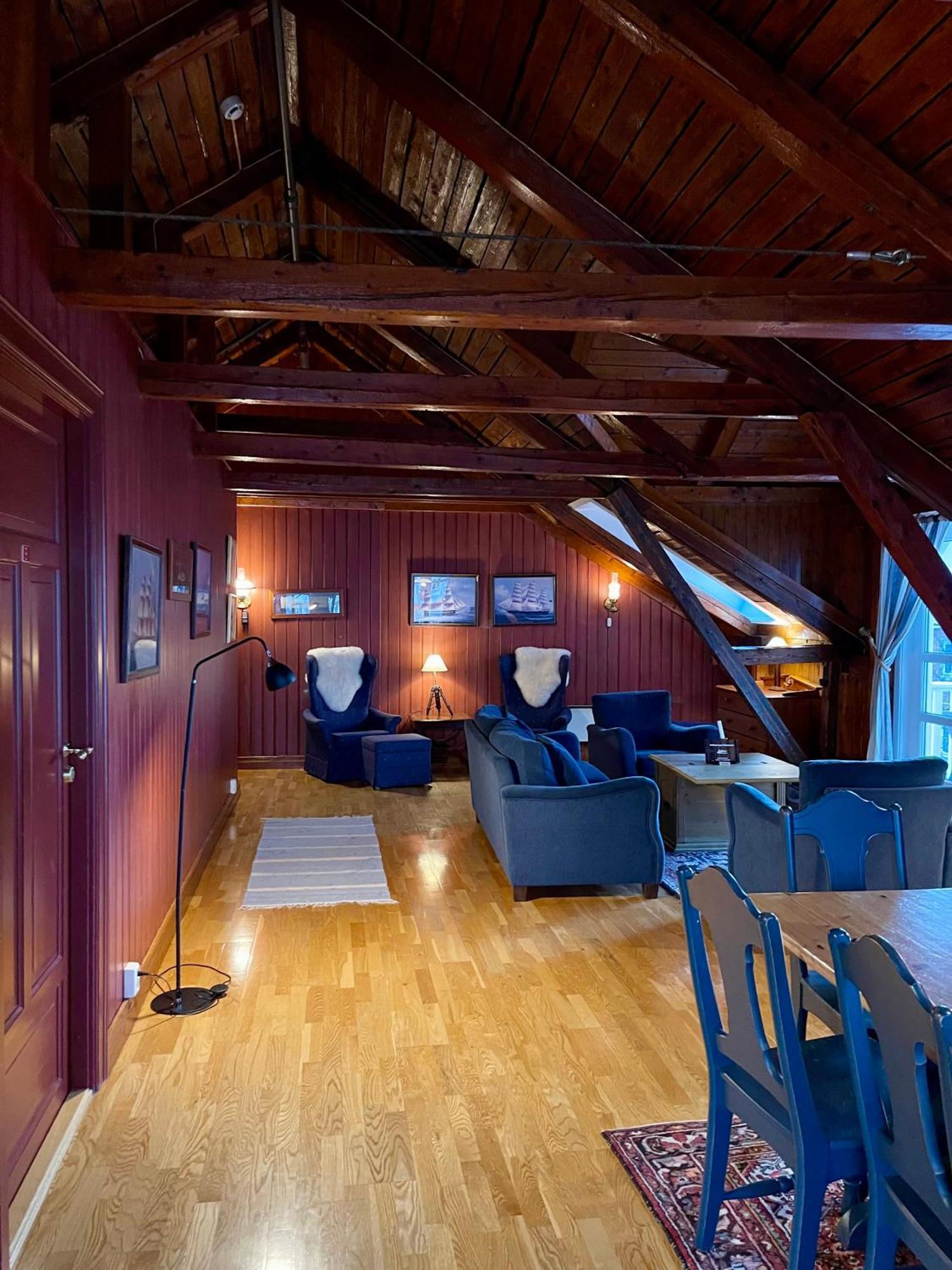 Отель Anker Brygge Свольвер Экстерьер фото The interior of the club